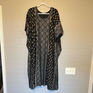 Lapogee Black and Gold Maxi Dress Sleeveless Crew Neck